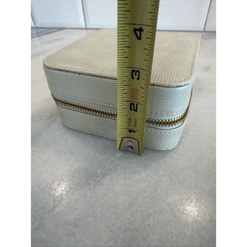 Hives And Honey Travel Jewelry Case GWB01